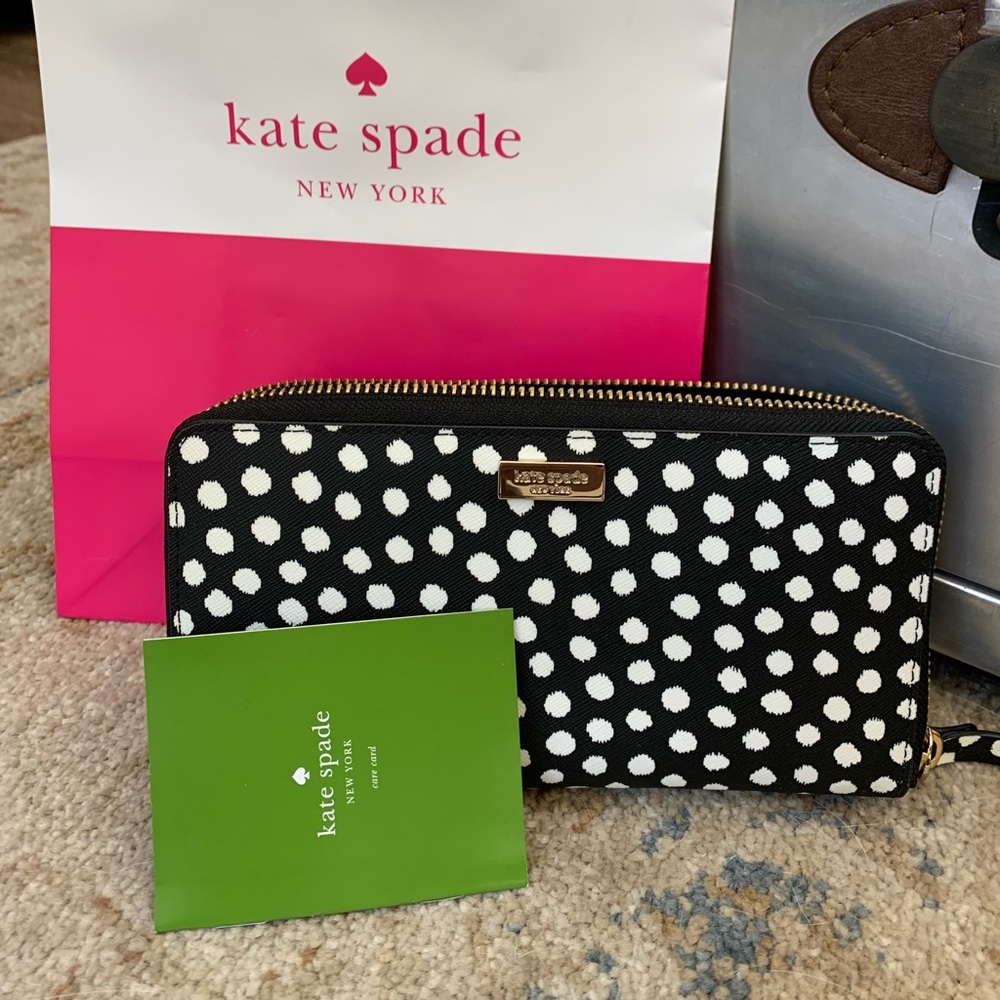 Beautiful Black and white dot Kate Spade ♠️ wallet